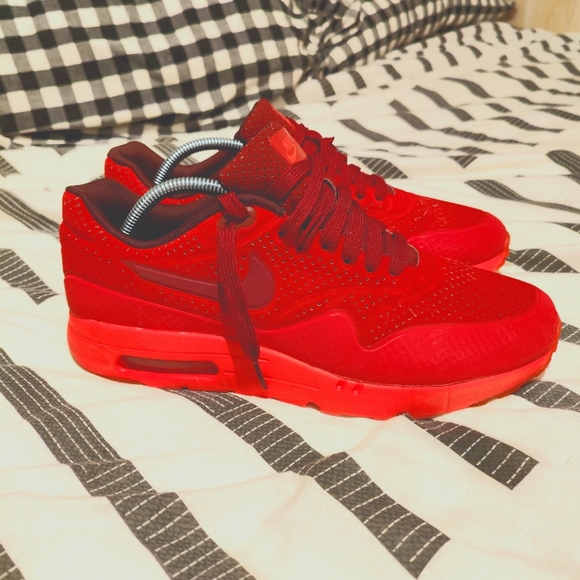 Air Max 1 Ultra Moire Bright Crimson - Picture 1 of 8
